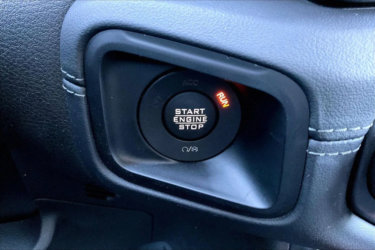 Used 2024 Gray Jeep Sport S image 27