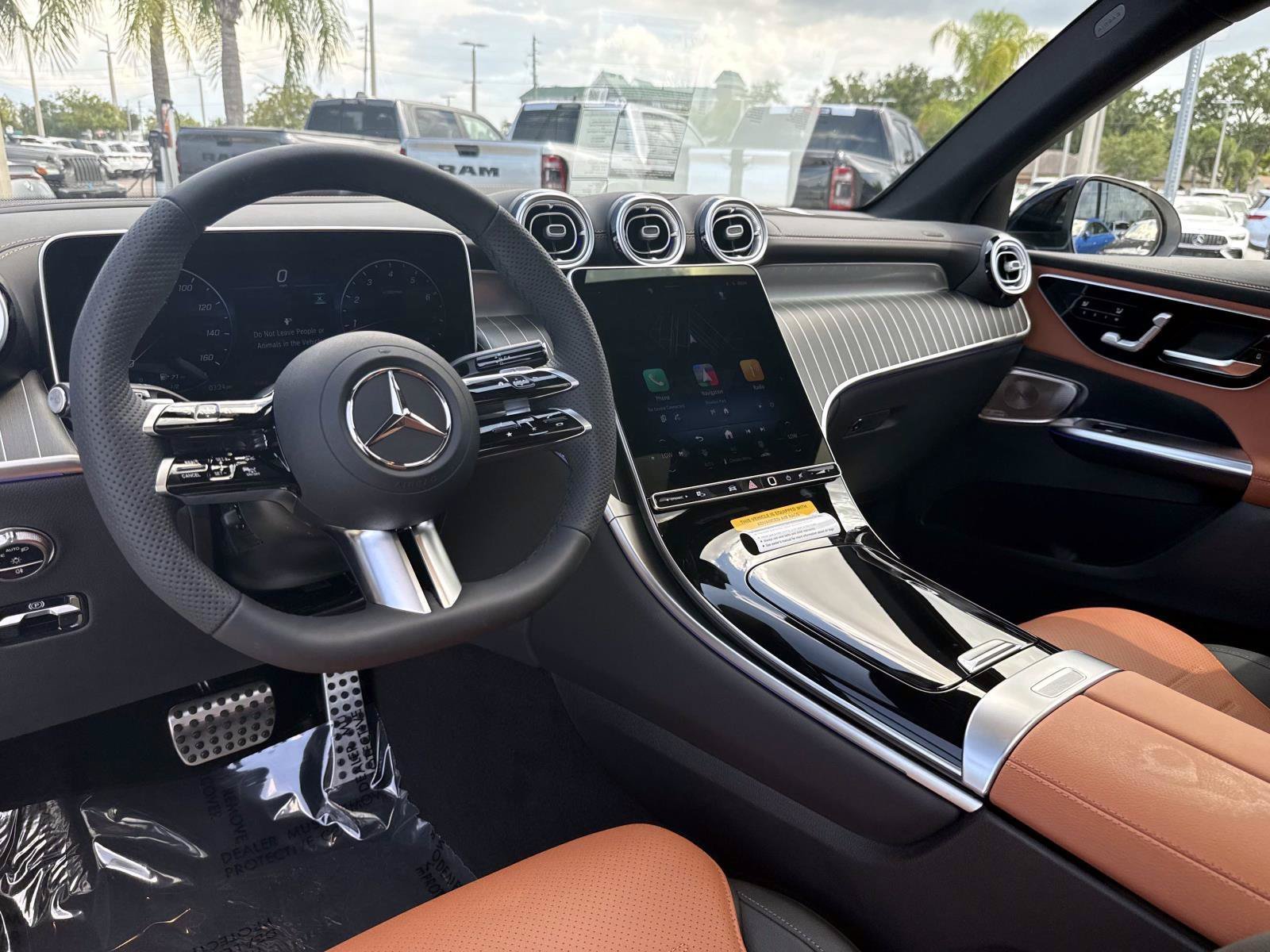 New 2026 Polar White Mercedes-Benz 300 SUV image 16