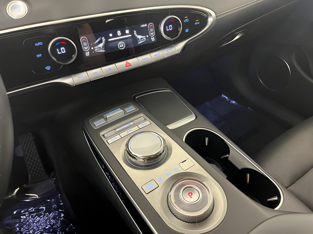 2025 GENESIS GV70 Standard - Photo 21