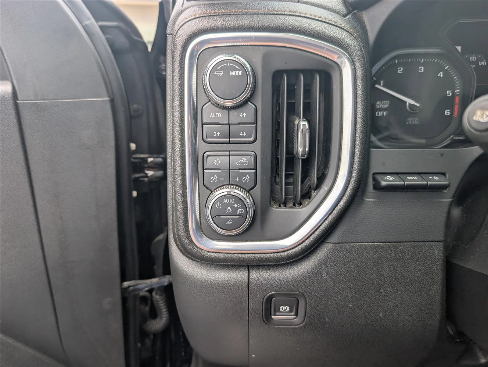 Used 2021 Onyx Black GMC AT4 image 27
