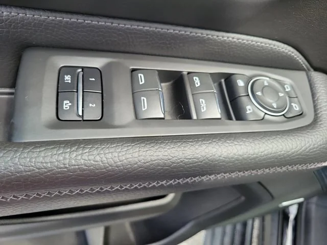 Used 2023 Onyx Black GMC Denali image 23