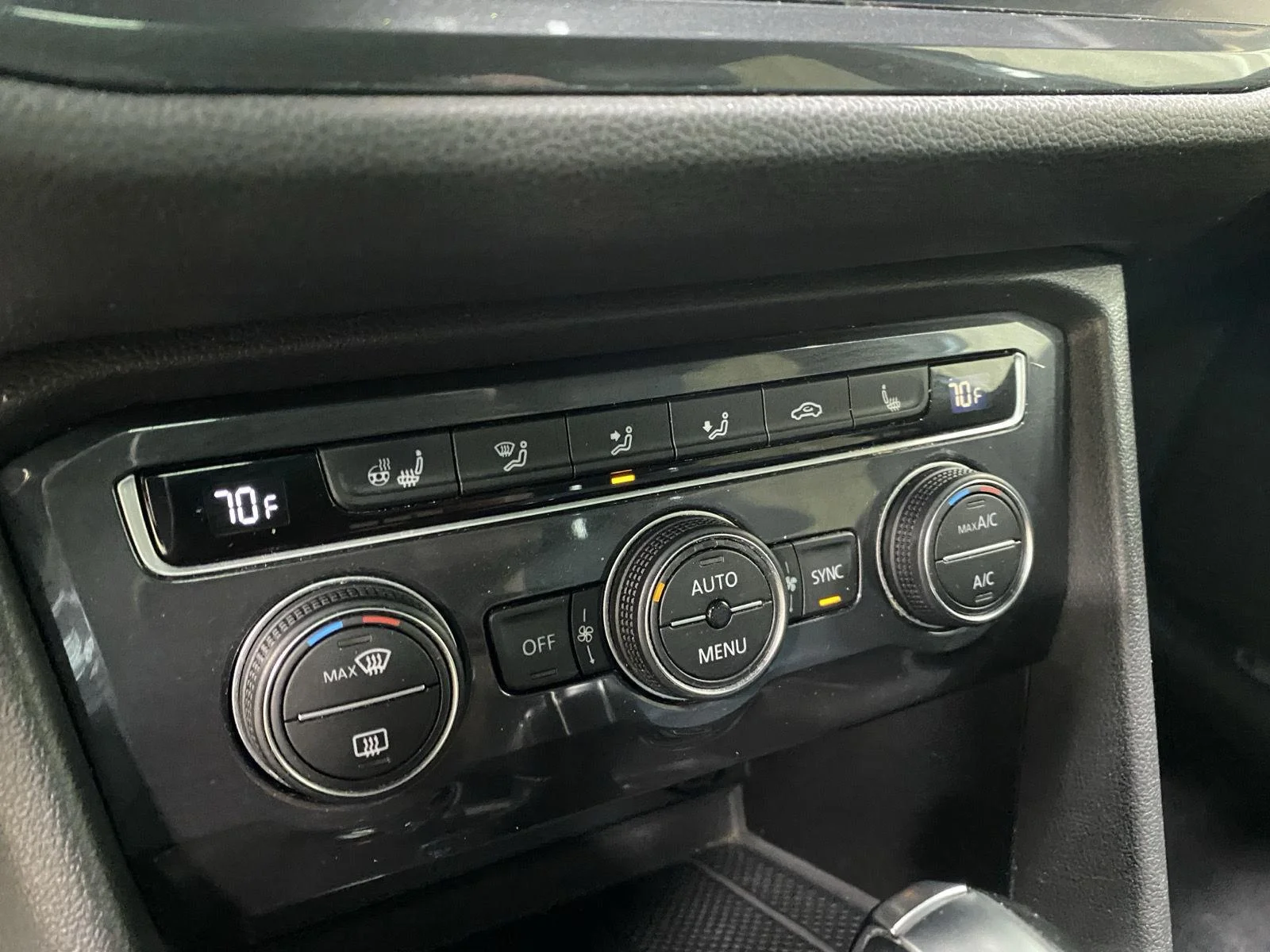 Used 2020 Deep Black Pearl Volkswagen SEL Premium R-Line image 18
