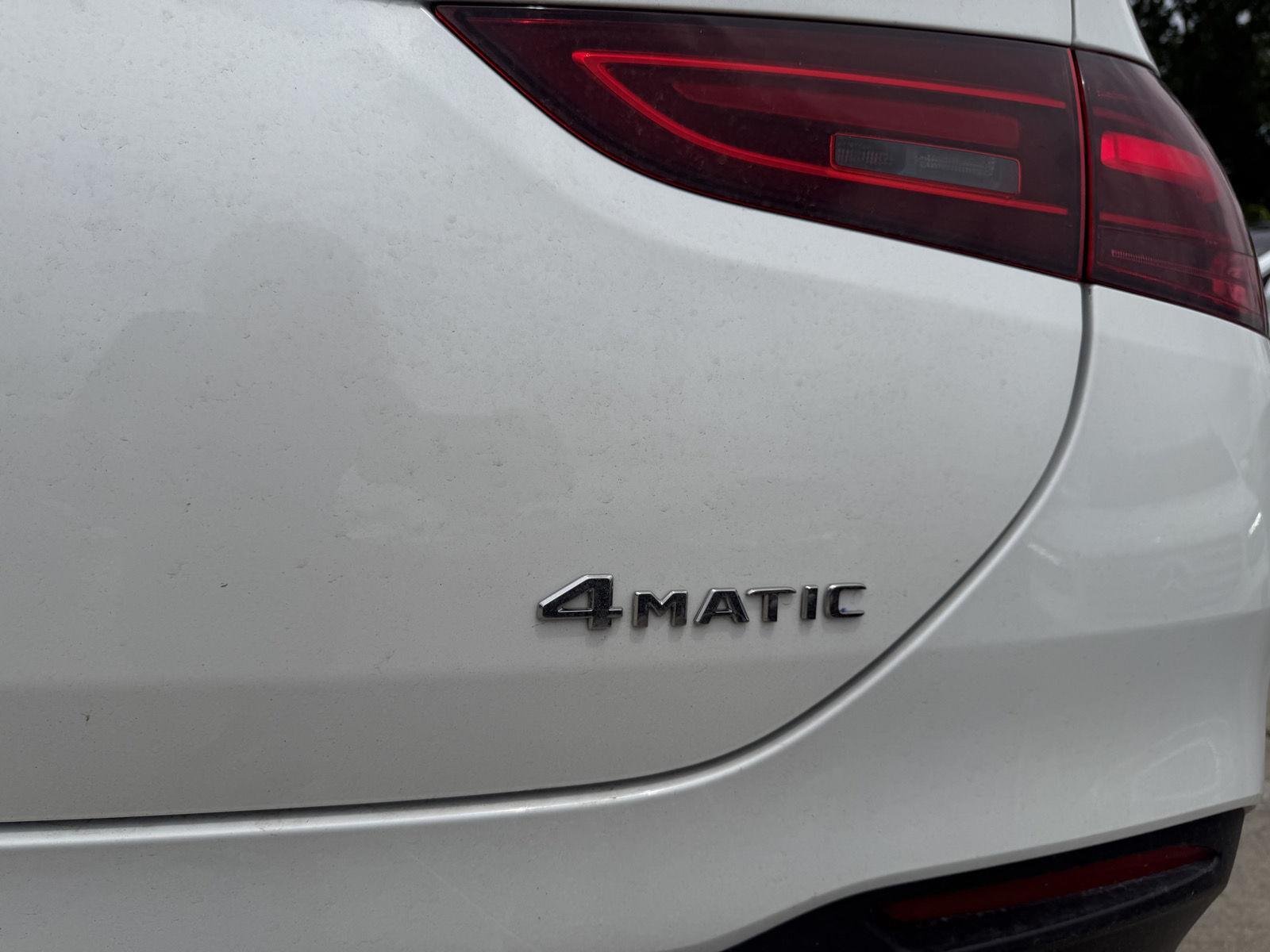 Certified Used 2025 MANUFAKTUR Moonlight White Metallic Mercedes-Benz GLE 450 image 23