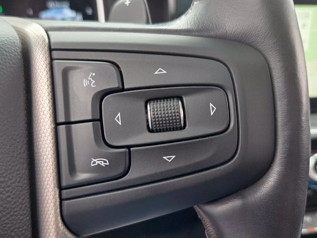 Used 2024 Onyx Black GMC Denali image 25