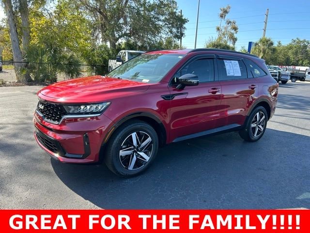 Used 2022 Passion Red Tintc Kia S image 3