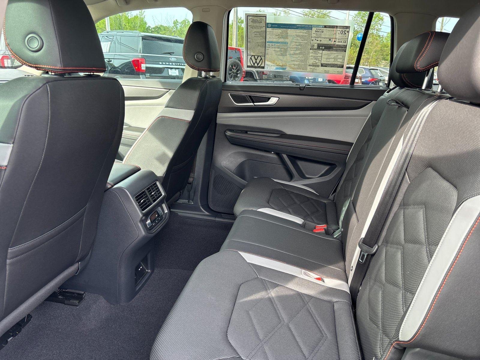 2025 Volkswagen Atlas Atlas Peak Edition - Photo 32
