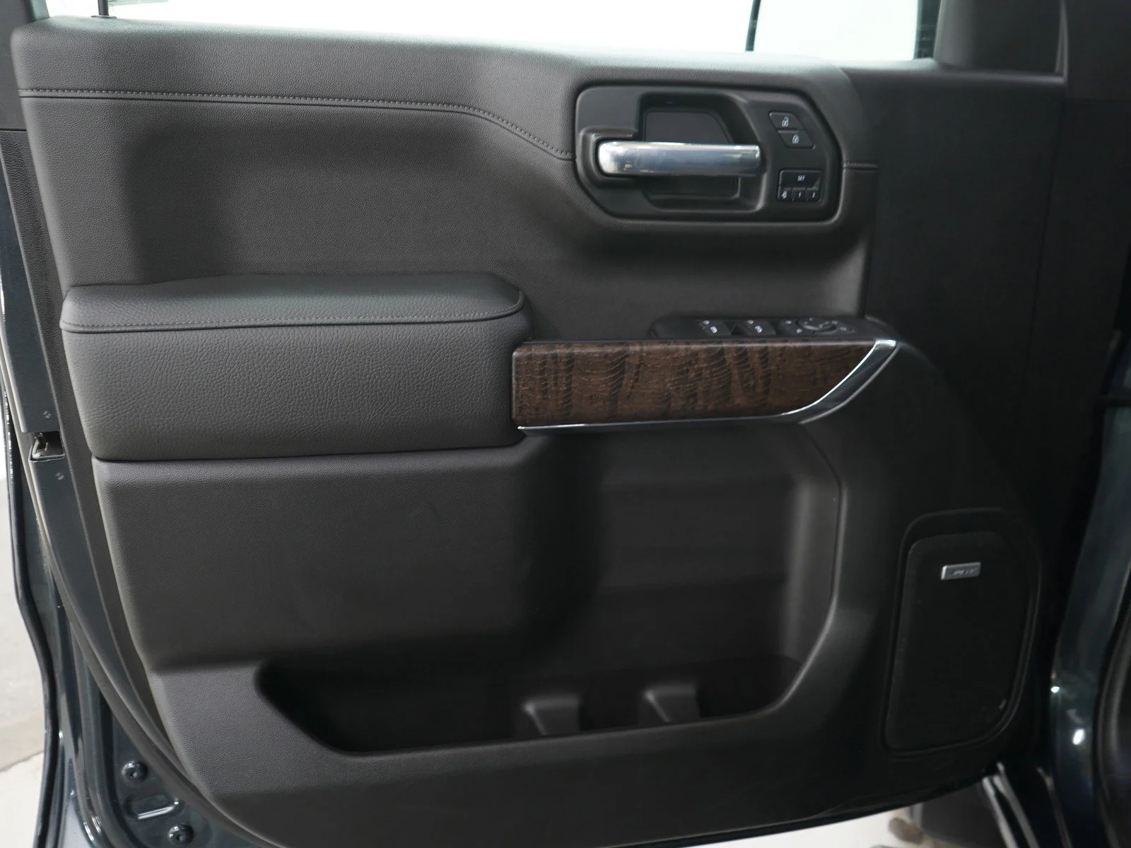 Used 2022 Hunter Metallic GMC Denali image 21