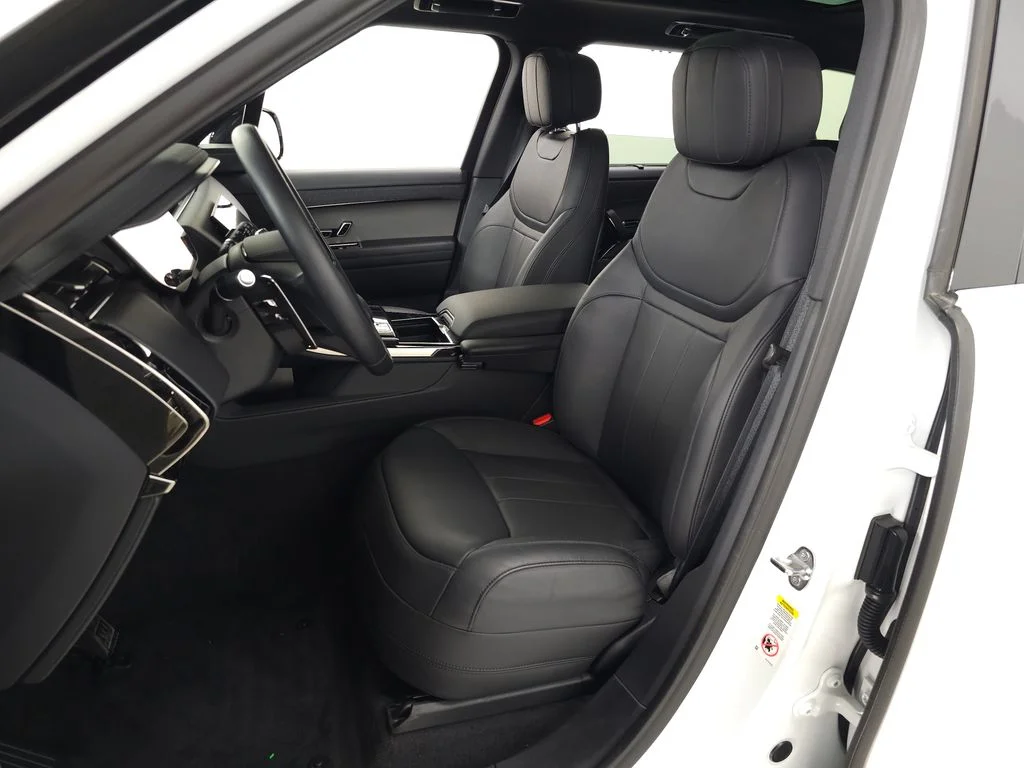 Certified Used 2025 White Land Rover Dynamic SE image 17