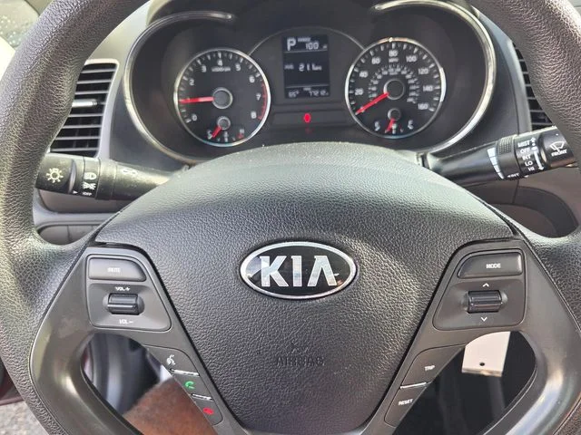 Used 2017 Red Kia LX image 22