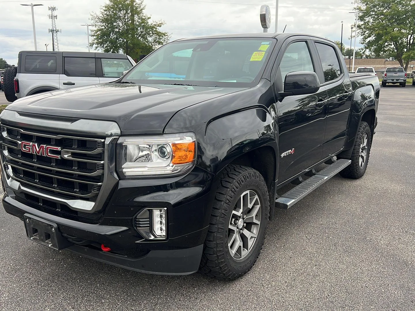 Used 2021 Onyx Black GMC 4WD AT4 w/Cloth image 13