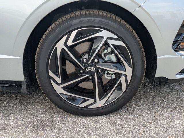 New 2026 Silver Hyundai SEL Sport image 11