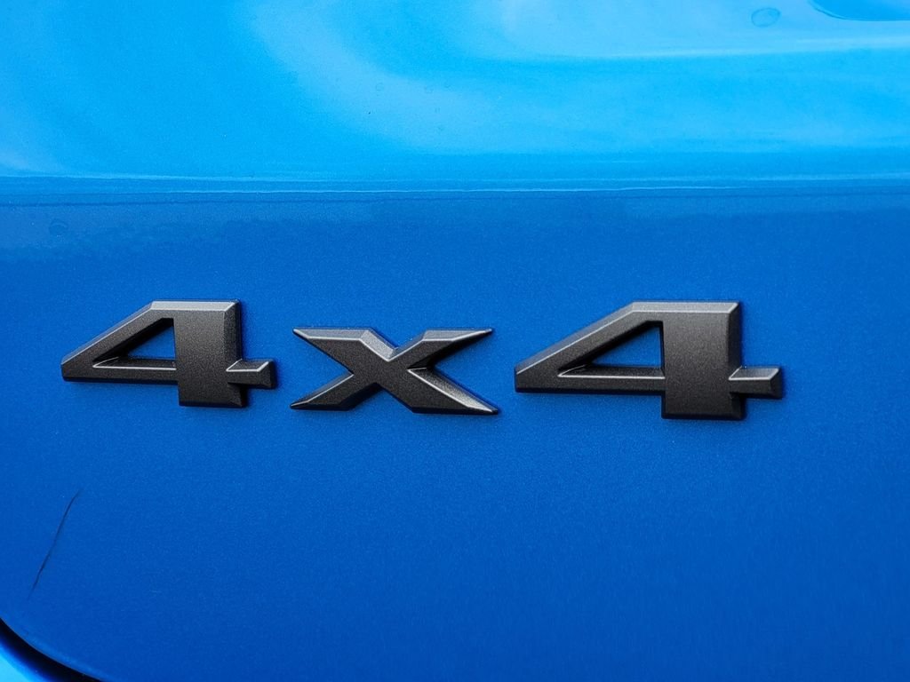 New 2026 Hydro Blue Pearlcoat Jeep Latitude image 5