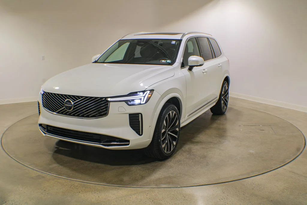 2025 Volvo XC90 B6 Plus Bright 7-Seater 4WD's photo