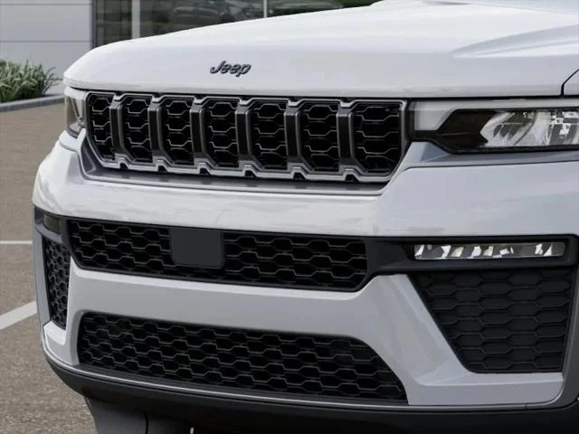 New 2026 Bright White Clear-Coat Exterior Paint Jeep Limited image 11