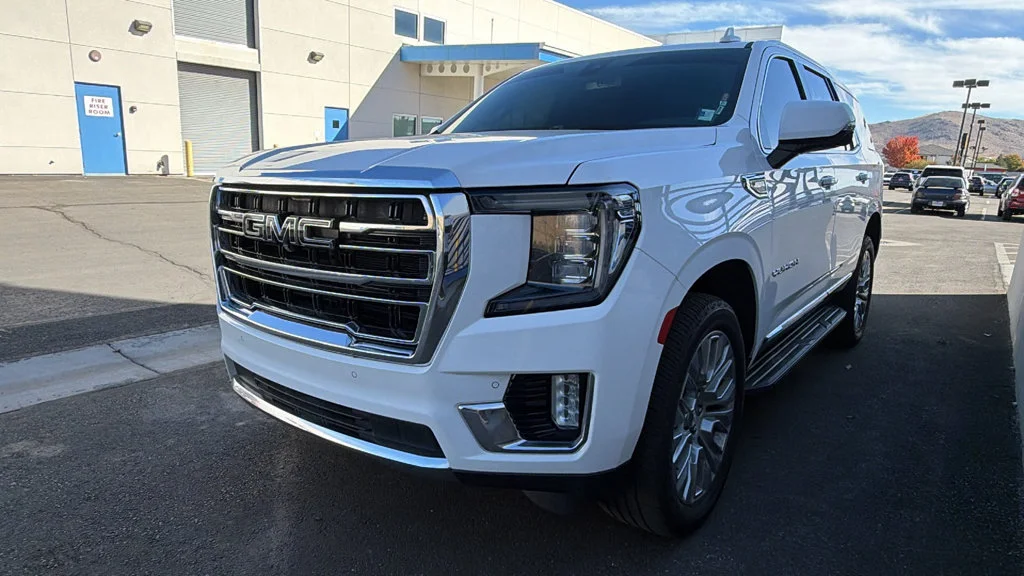 Used 2022 Summit White GMC SLT image 4