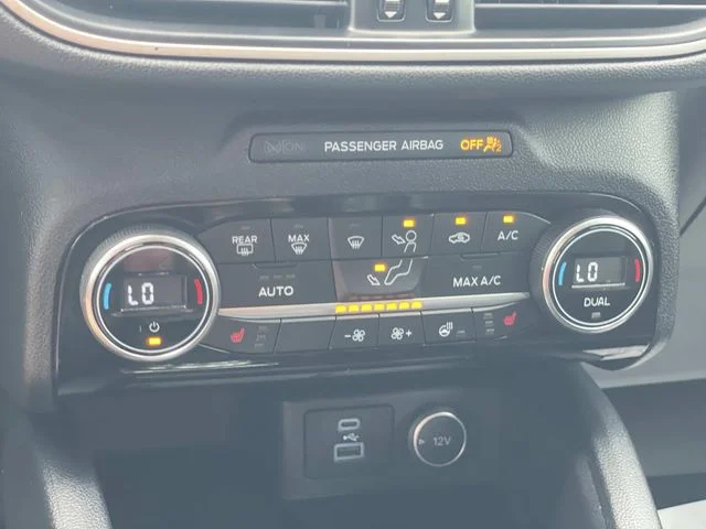 Used 2021 Gray Ford SEL image 28