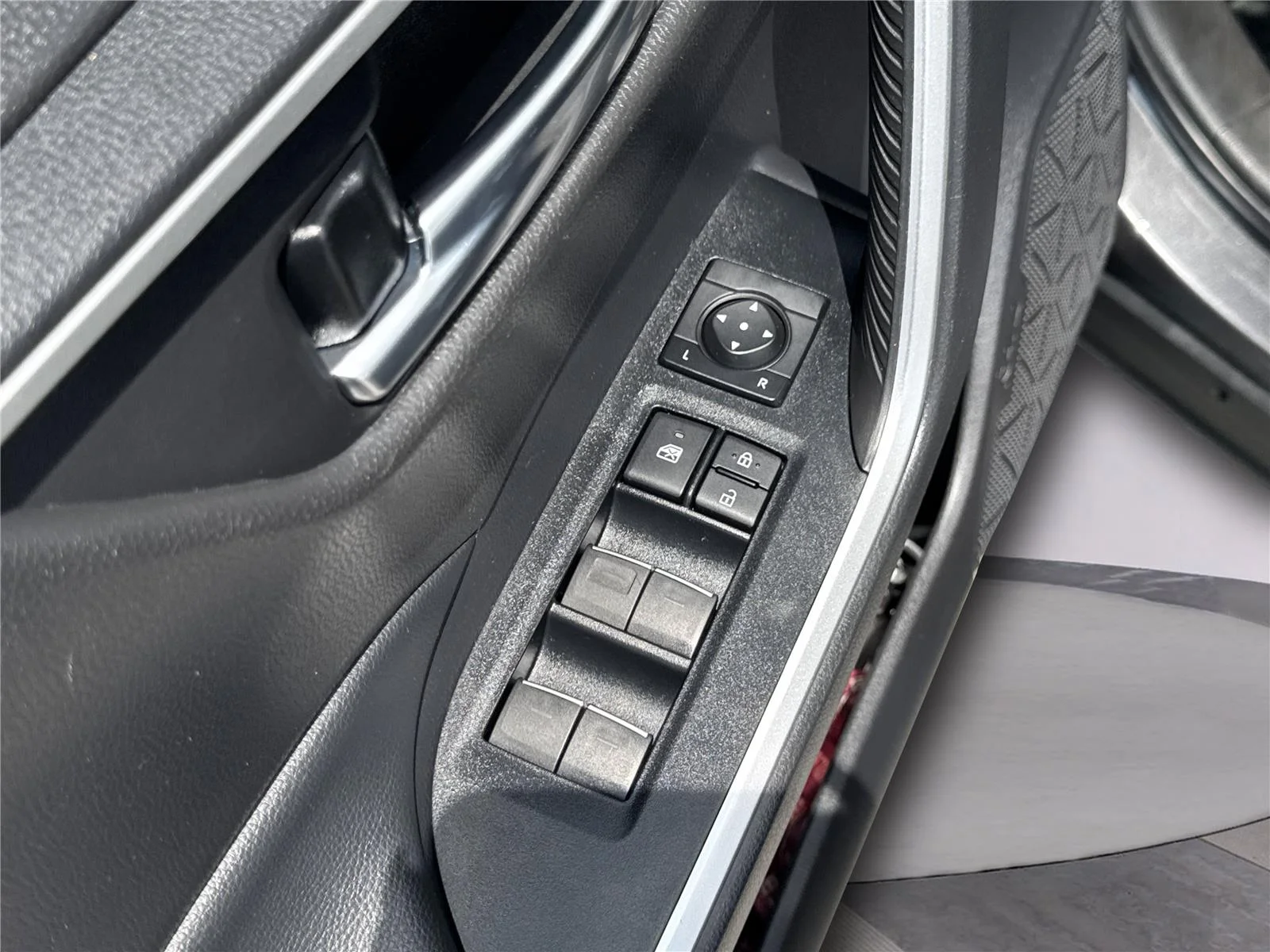 Used 2022 Magnetic Gray Metallic Toyota SE AWD image 18