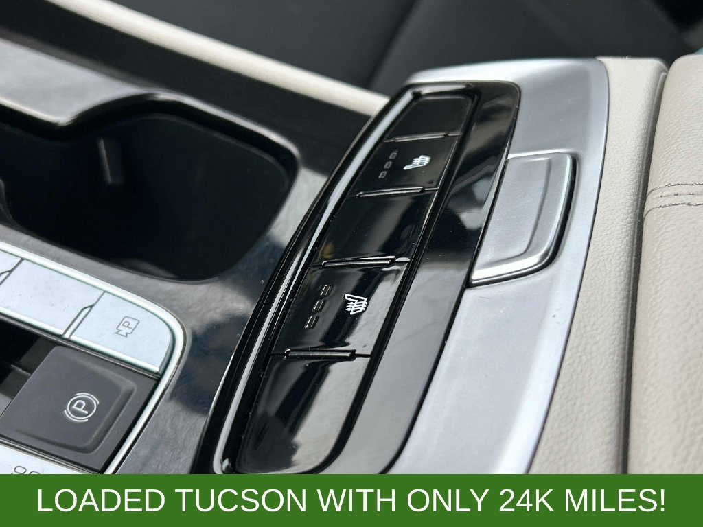 Used 2024 Silver Hyundai SEL image 30