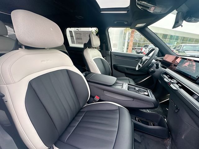 New 2026 Glacial White Pearl / Black Ro Kia GT-Line AWD image 30