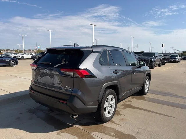 Used 2019 Gray Toyota XLE image 7
