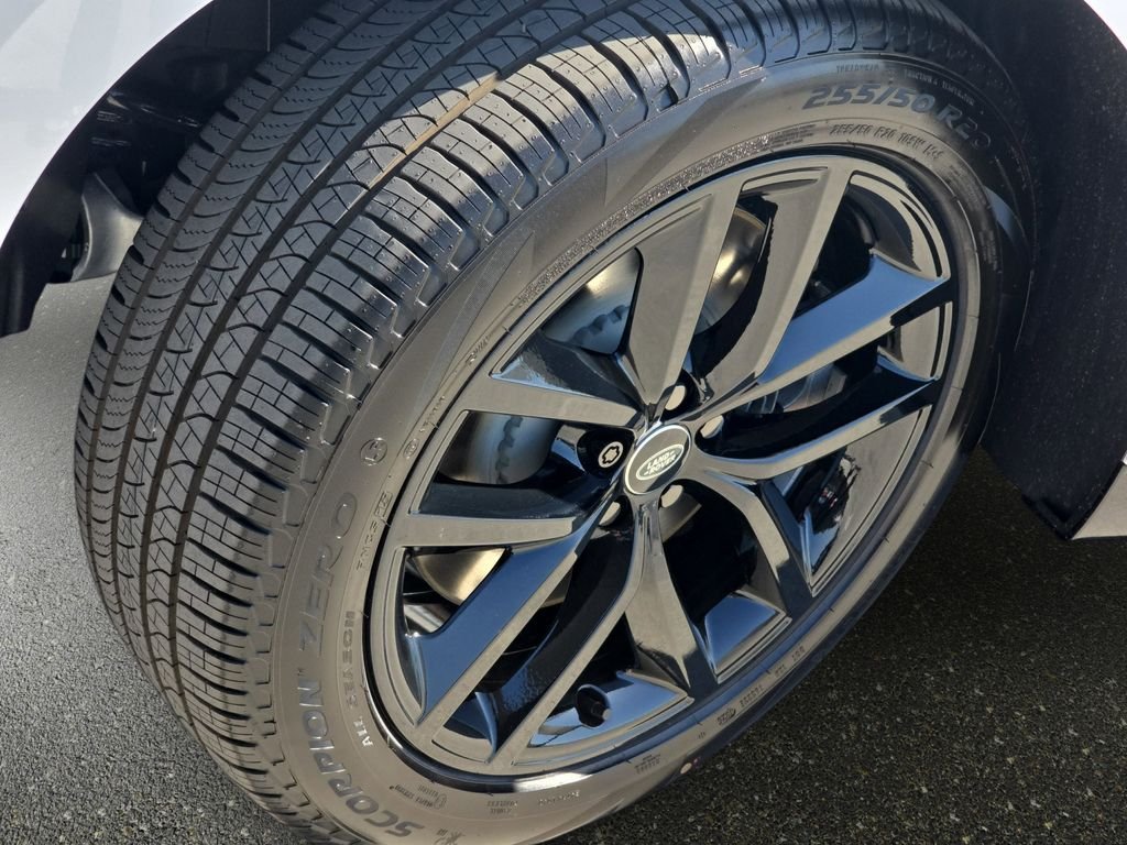 New 2026 Fuji White Land Rover Dynamic SE image 33