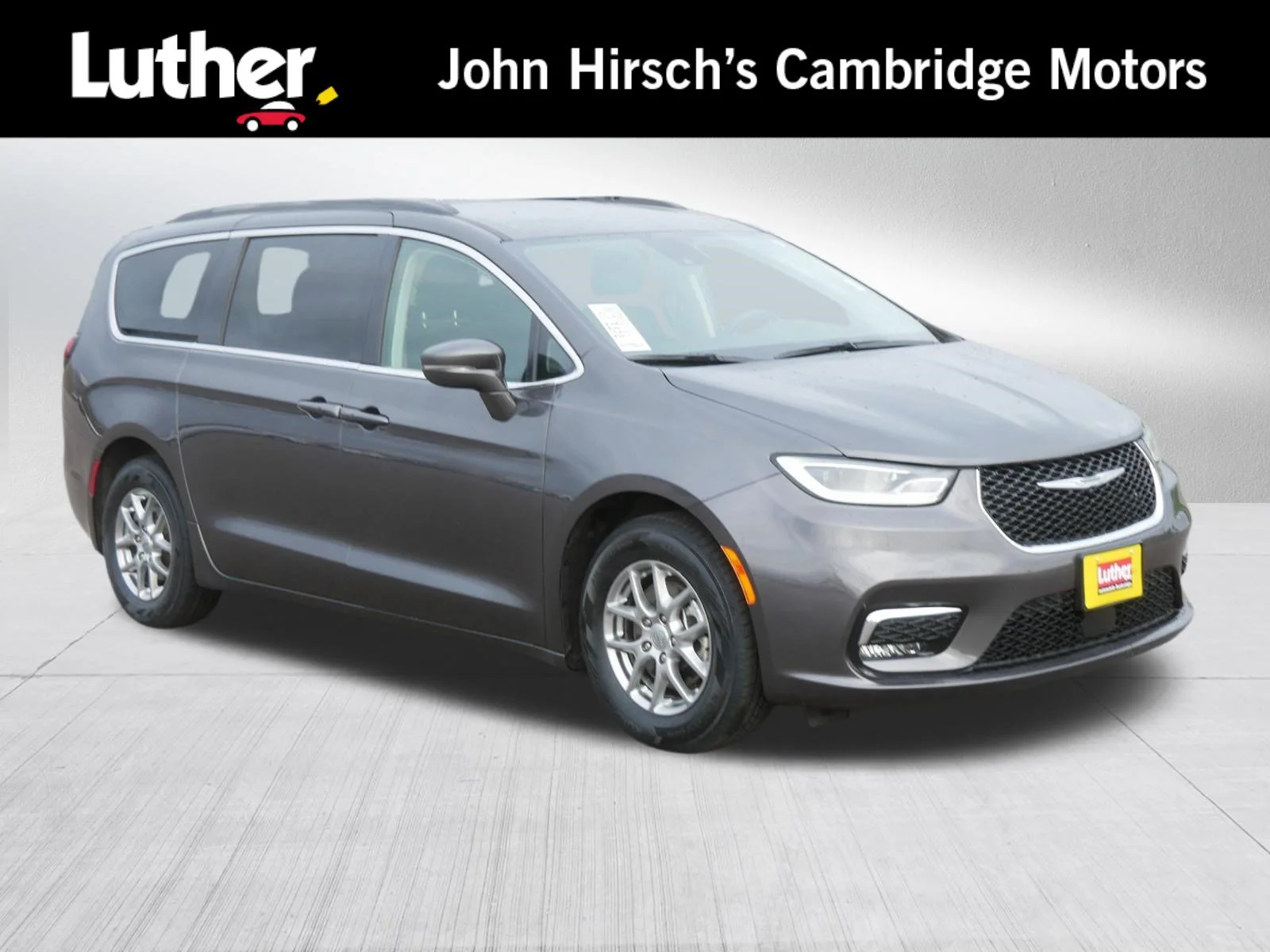 2021 Chrysler Pacifica Touring's photo