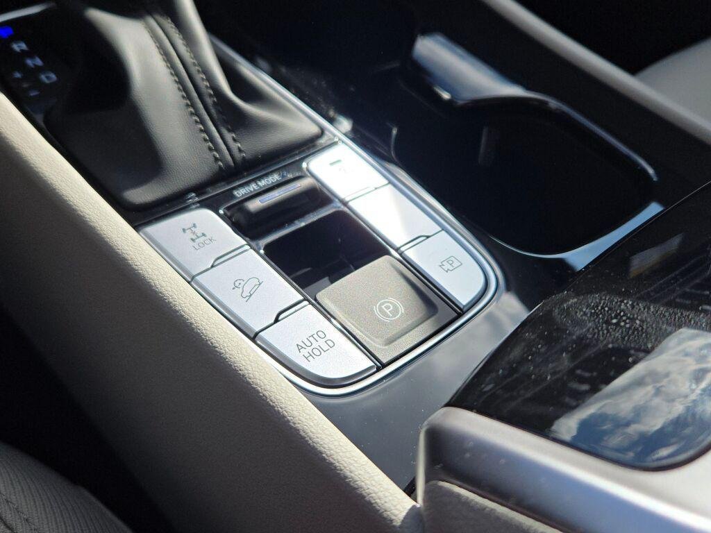 New 2026 Silver Hyundai SEL AWD image 26