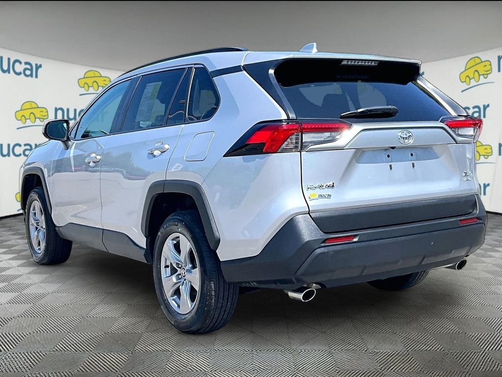 Used 2025 Silver Sky Metallic Toyota XLE image 4