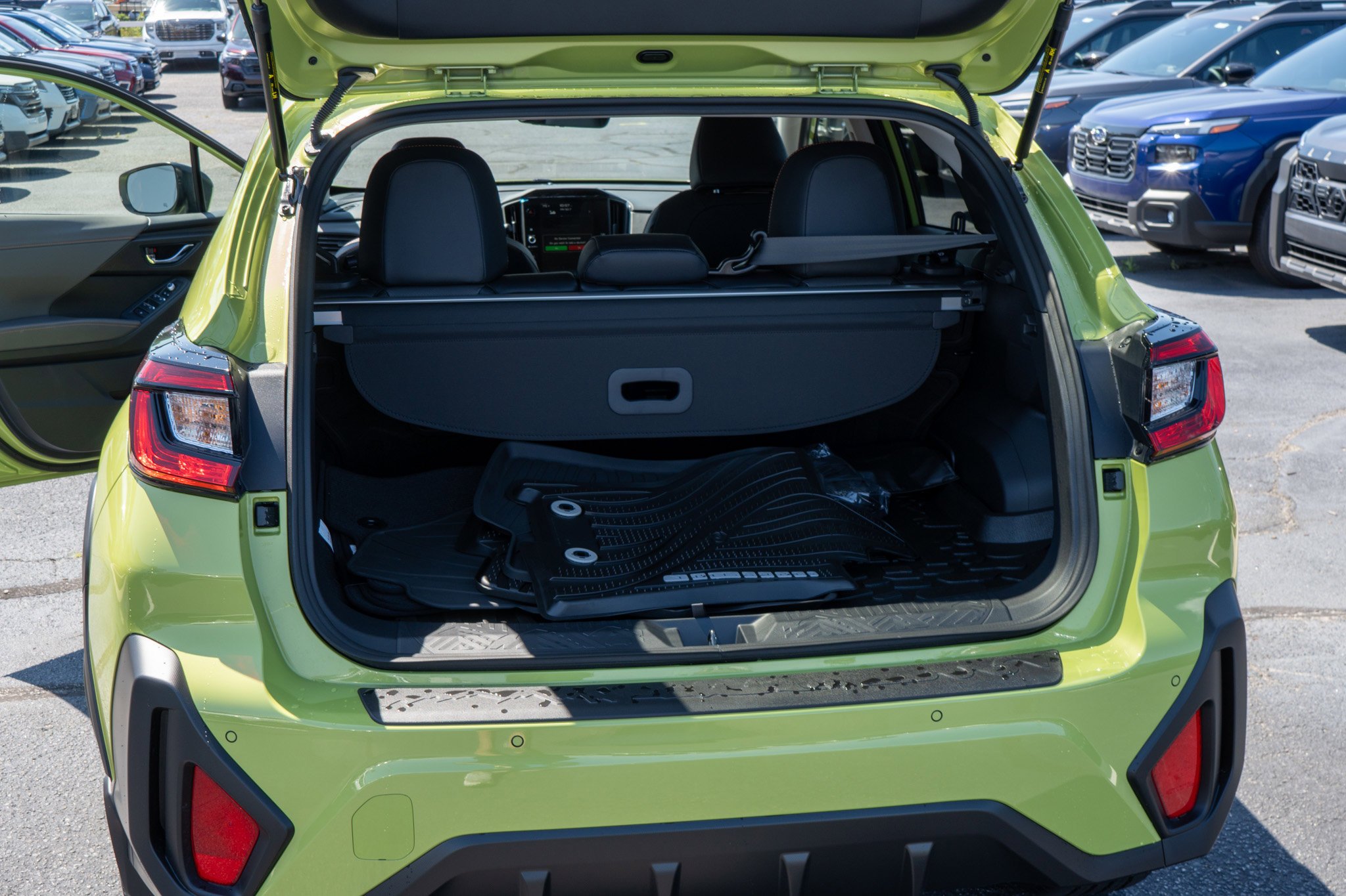 New 2026 CITRON YELLOW PEARL Subaru Limited Hybrid image 33