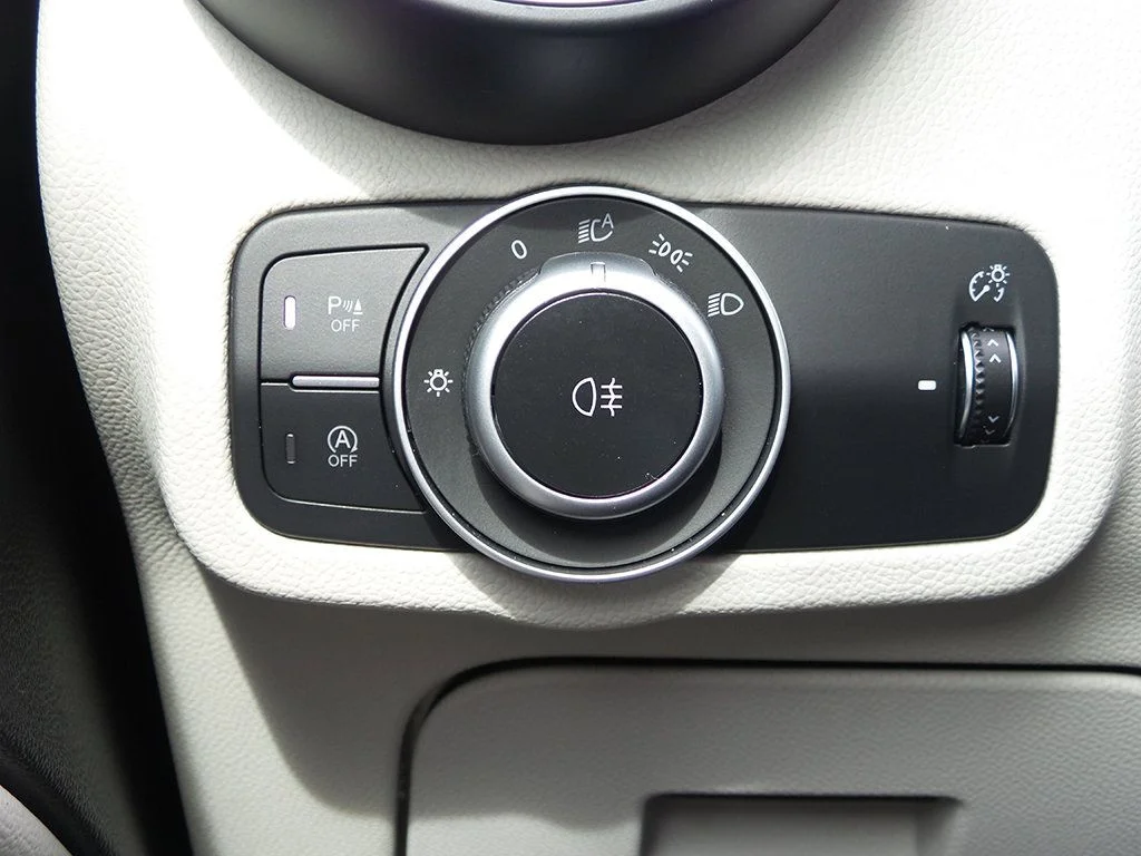 Used 2019 Black Alfa Romeo Base image 30