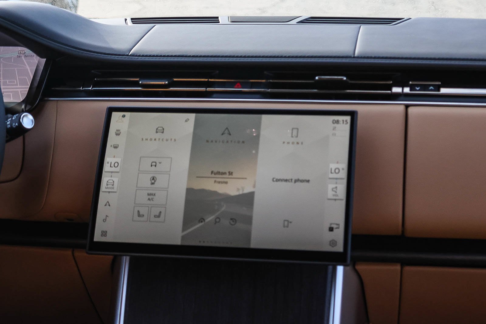 New 2026 Fuji White Land Rover SE image 24