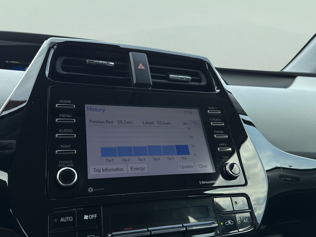 Used 2022 Pearl Toyota LE image 13