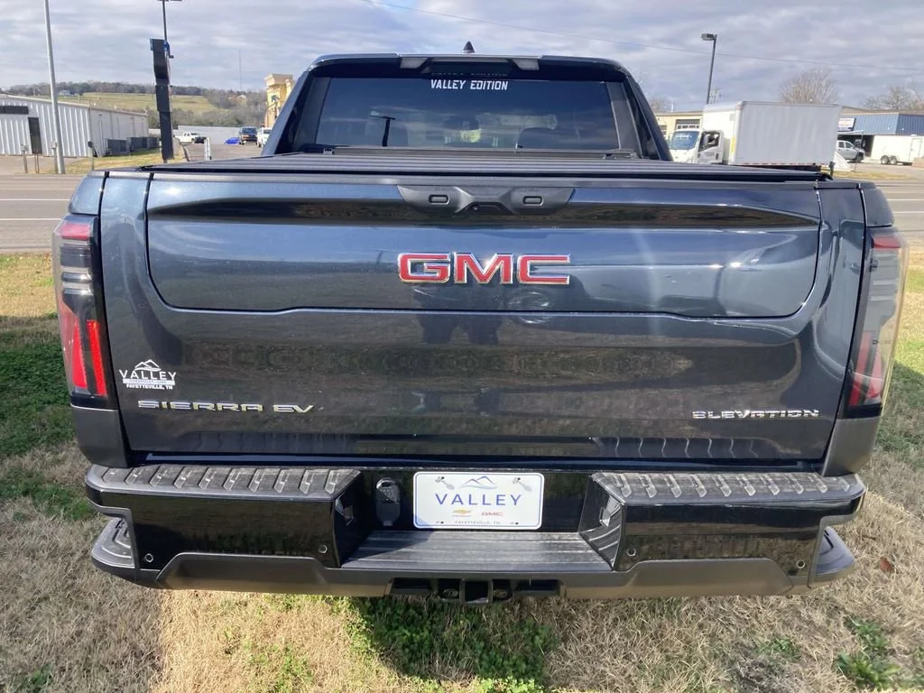 New 2026 Deep Ocean Metallic GMC Elevation Extended Range image 5
