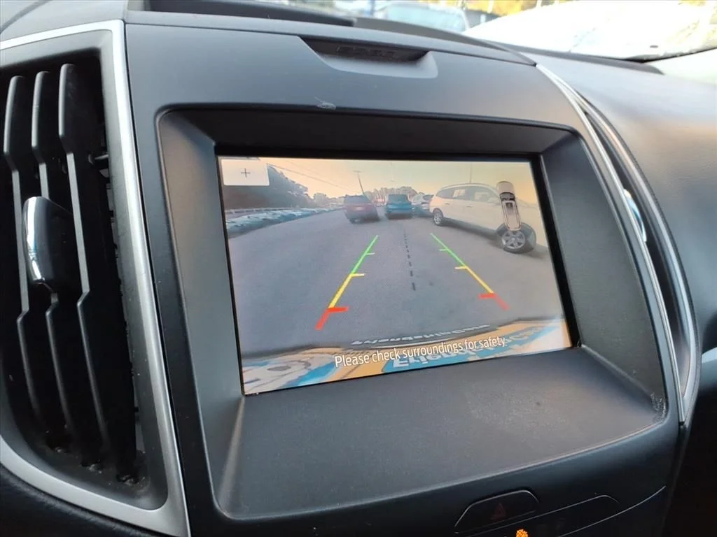 Used 2020 Silver Ford SEL image 22