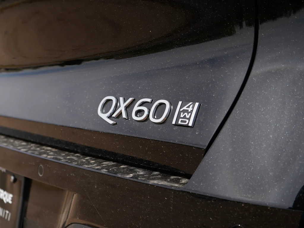 Certified Used 2026 Mineral Black INFINITI LUXE image 11