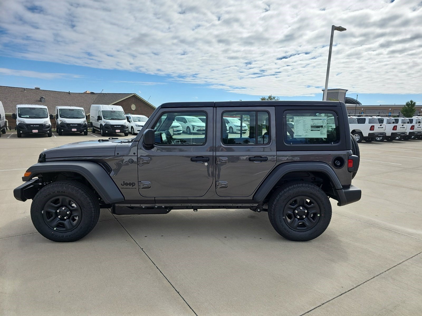 New 2027 Granite Crystal Metallic Clearcoat Jeep Sport image 2
