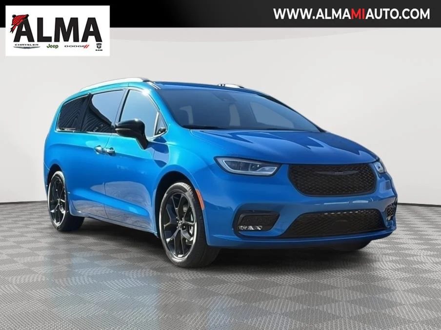 New 2026 Hydro Blue Pearl-Coat Exterior Paint Chrysler Select image 1