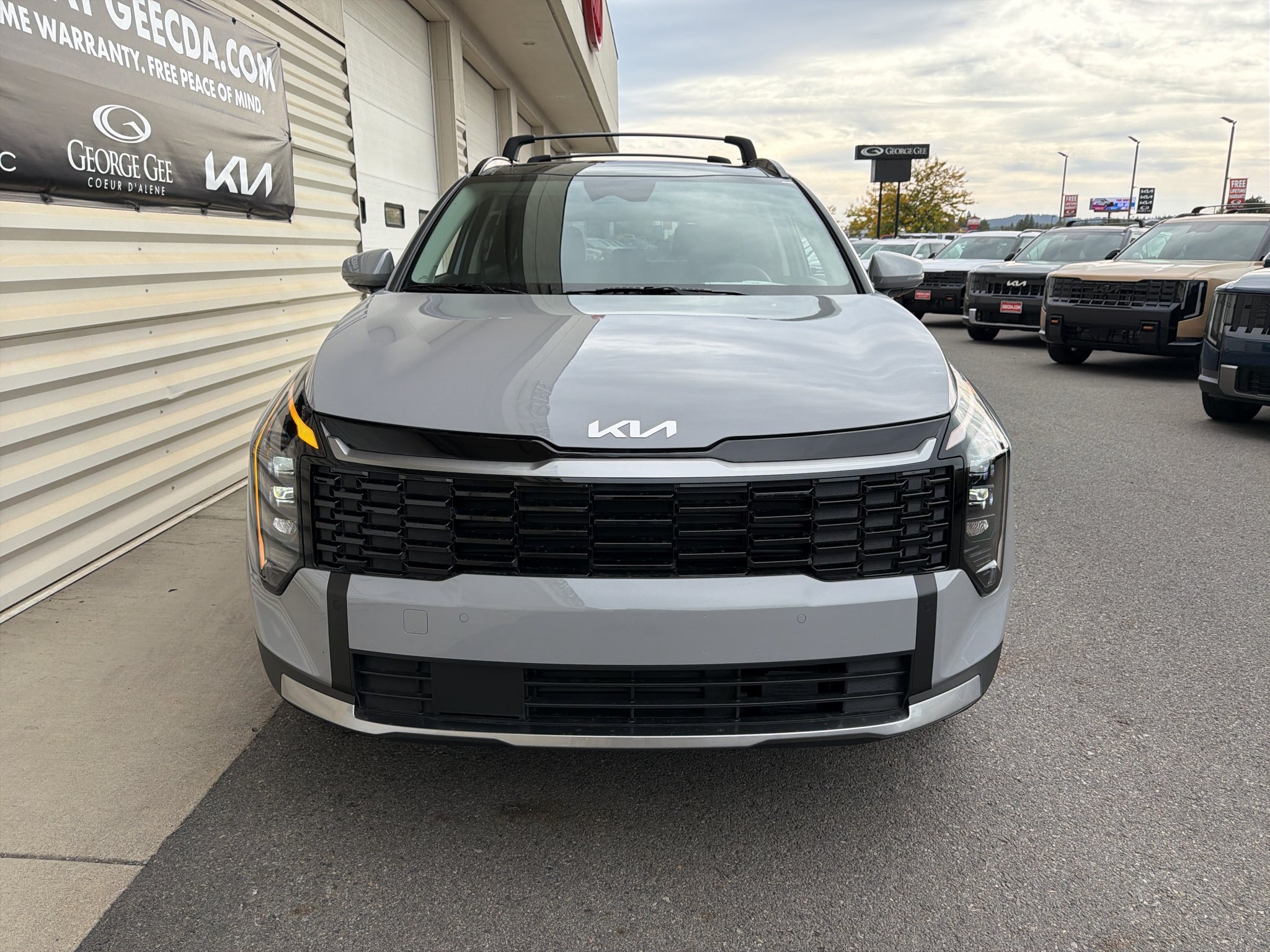 New 2027 Wolf Gray Kia EX image 2