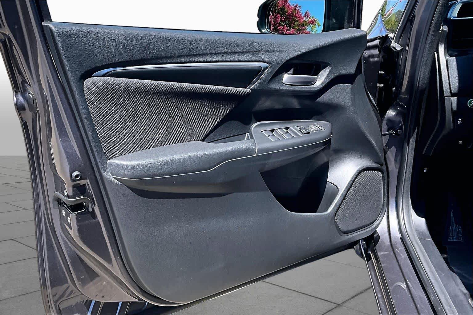 Used 2015 Modern Steel Metallic Honda EX image 21