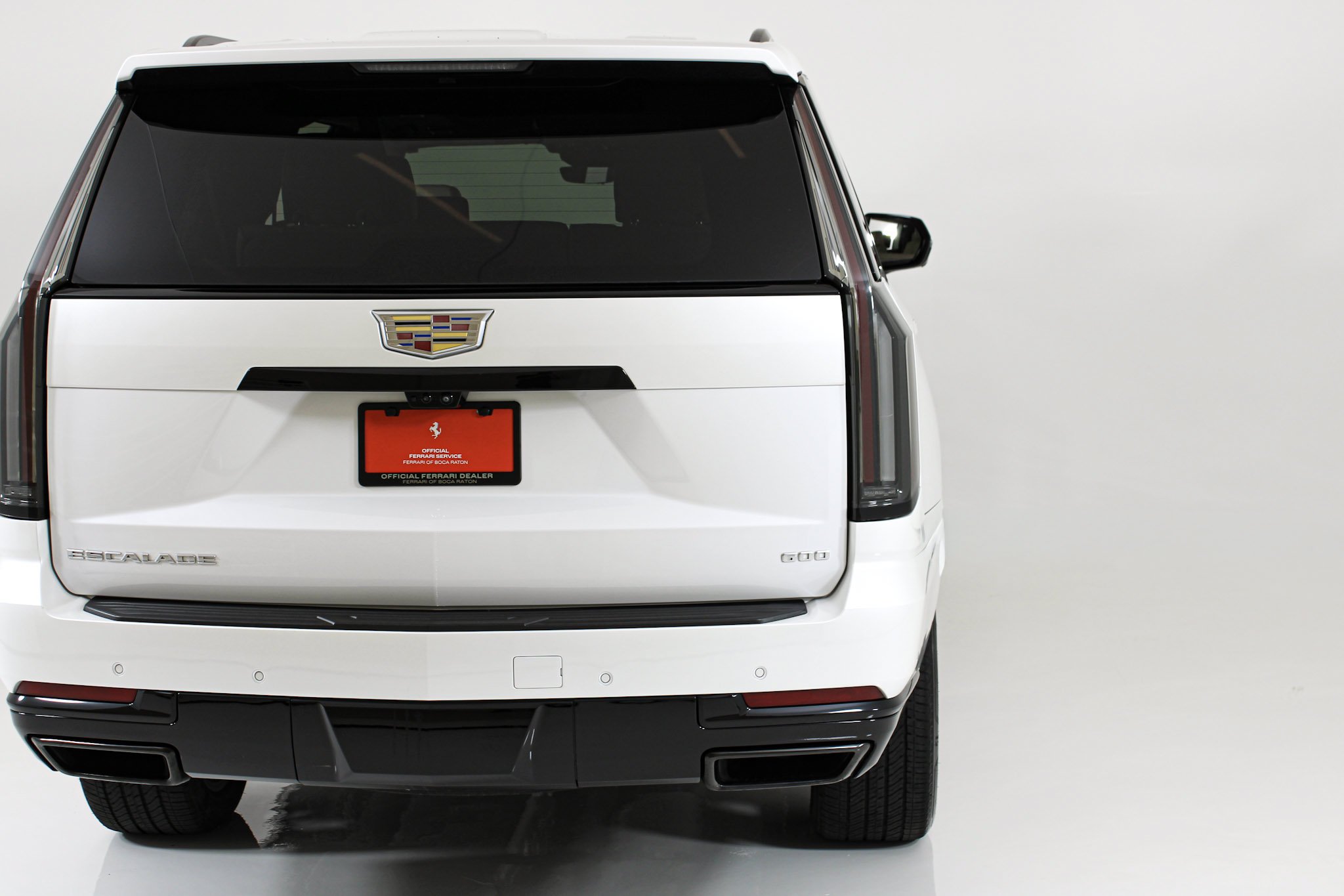 Used 2025 Crystal White Tricoat Cadillac Sport Platinum image 18