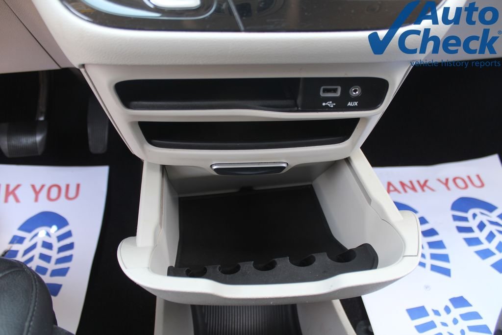 Used 2020 Silver Chrysler Touring L image 15