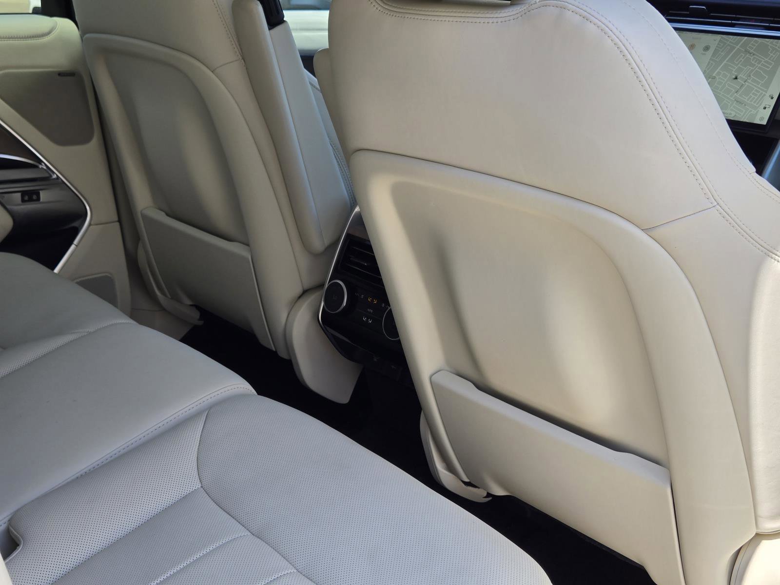 Used 2023 Santorini Black Land Rover SE image 38