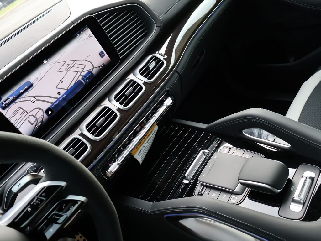 New 2026 MANUFAKTUR Moonlight White Metallic Mercedes-Benz GLE 63 S AMG® image 22