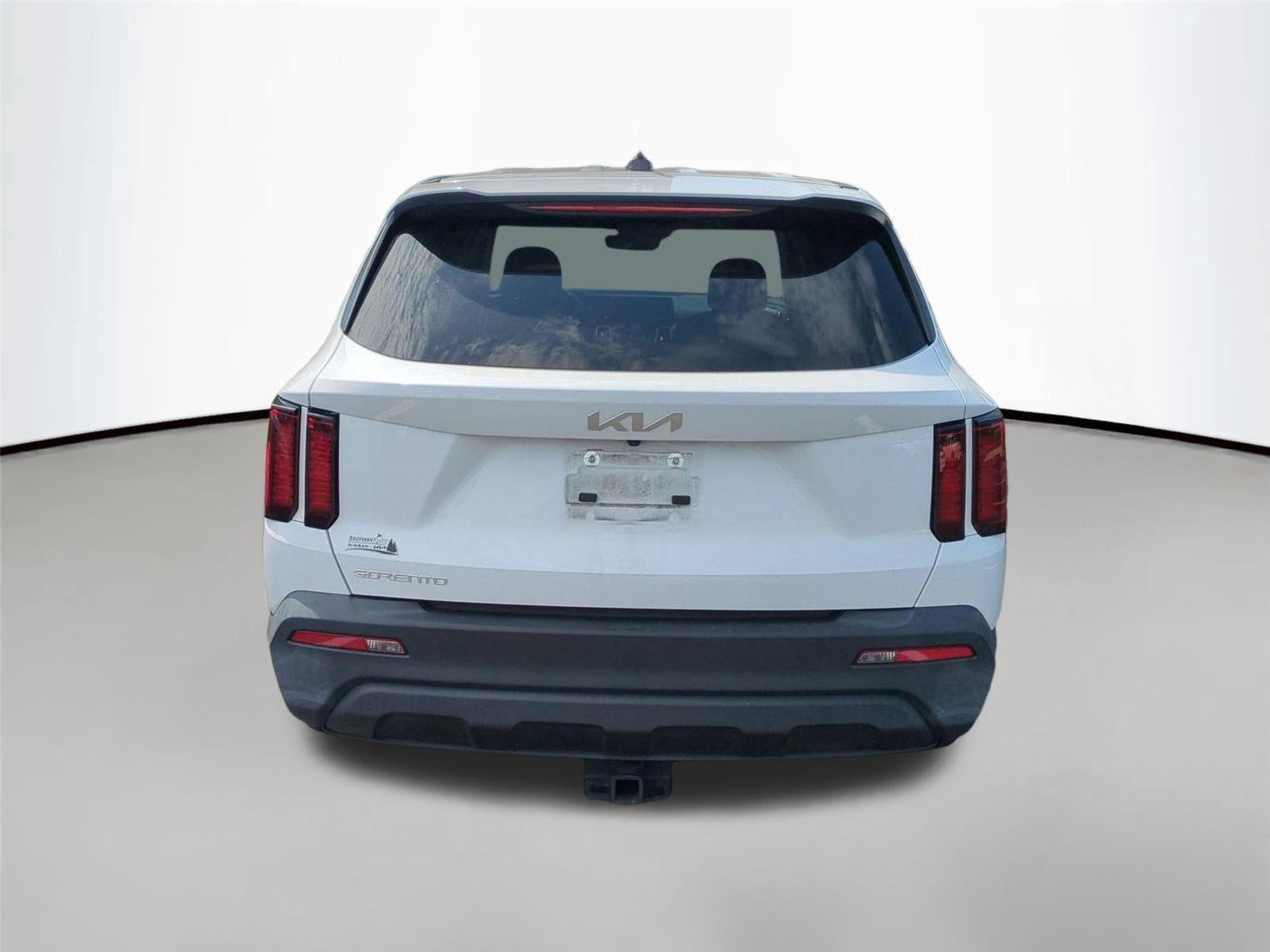 Used 2023 Glacial White Pearl Kia LX image 5