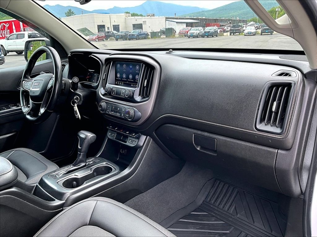 Used 2021 White GMC AT4 w/Cloth image 14