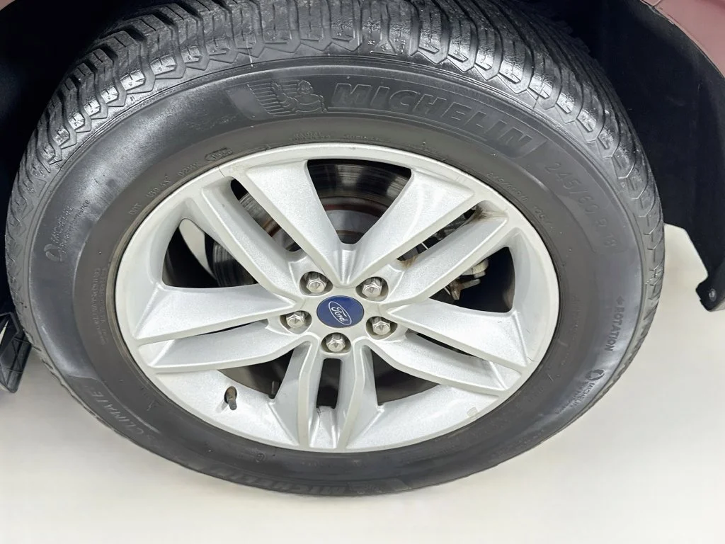 Used 2018 Red Ford SEL image 39