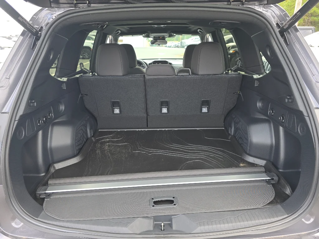 Used 2026 Magnetite Gray Metallic Subaru Premium image 4