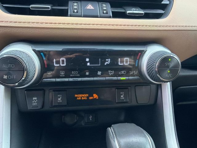 Used 2022 White Toyota XLE Premium image 26