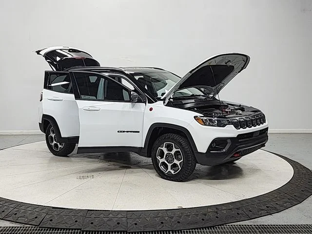 Used 2022 White Jeep Trailhawk image 9