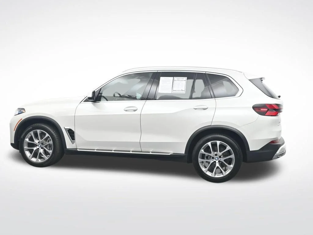 Certified Used 2025 White Metallic BMW xDrive40i image 10